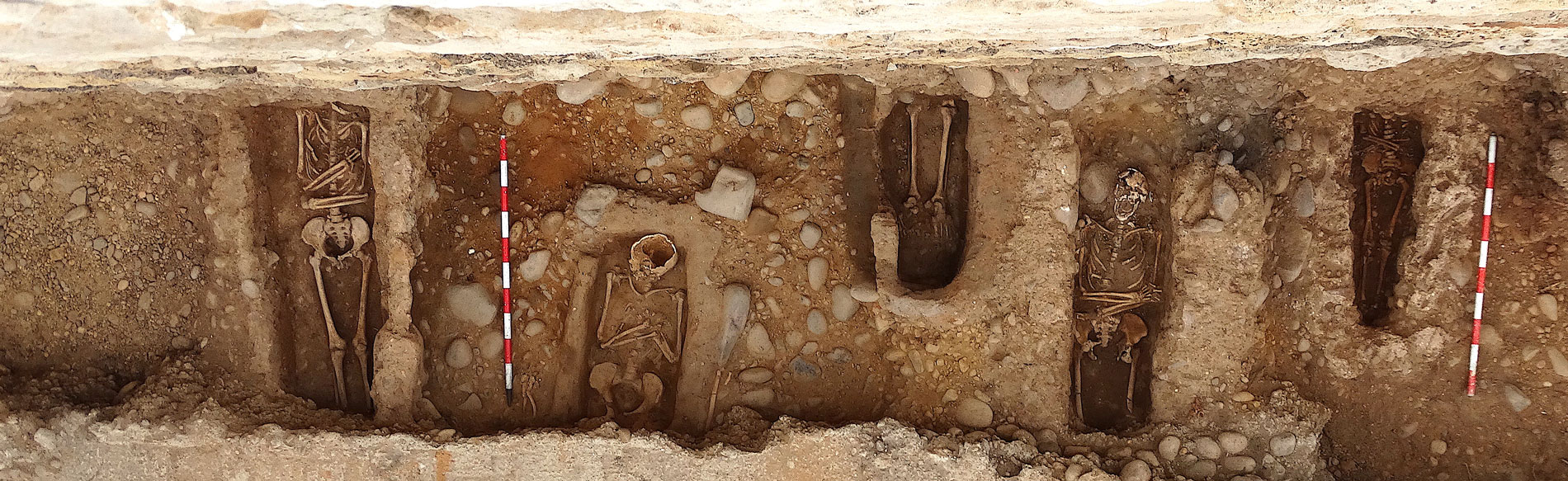 Almazán - Necrópolis bajo la muralla